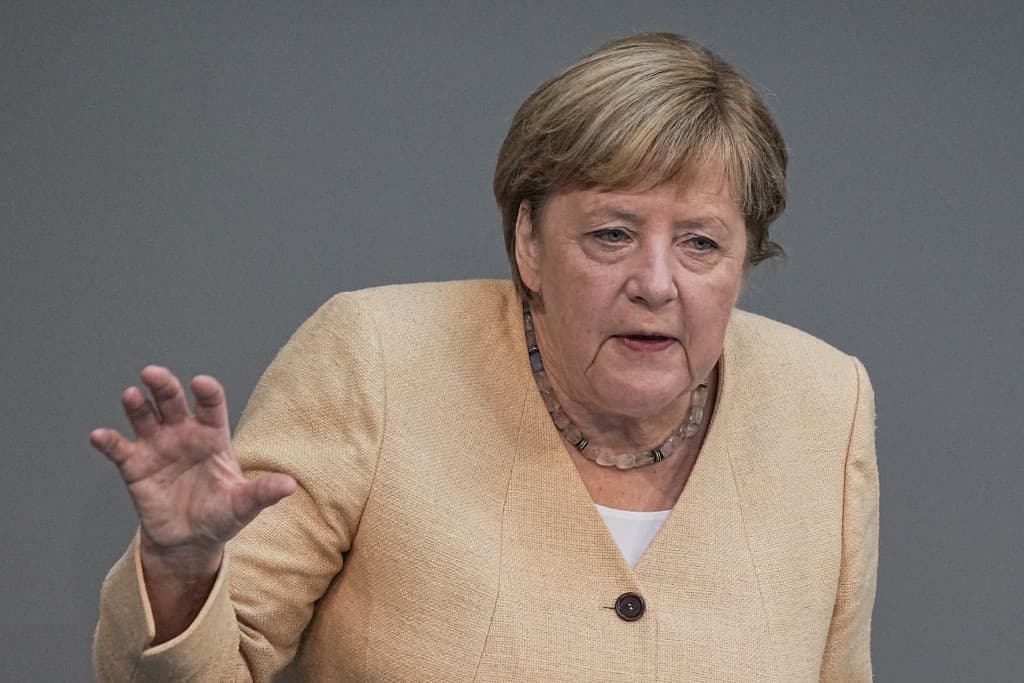 Angela Merkel kiakadt