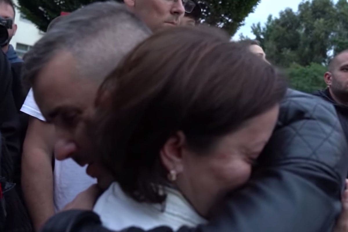 Síró nők és a Jobbik-elnök: giccses forgatókönyv alapján készít kampányvideókat Jakab stábja