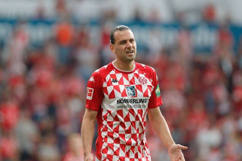 Szalai Ádámnak másfél hónapot kell kihagynia