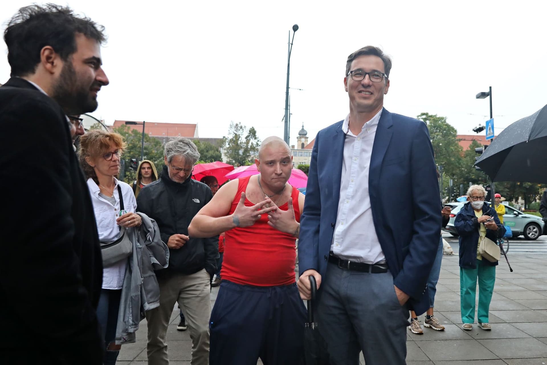Kétfelvonásos baloldali színjáték az előválasztás