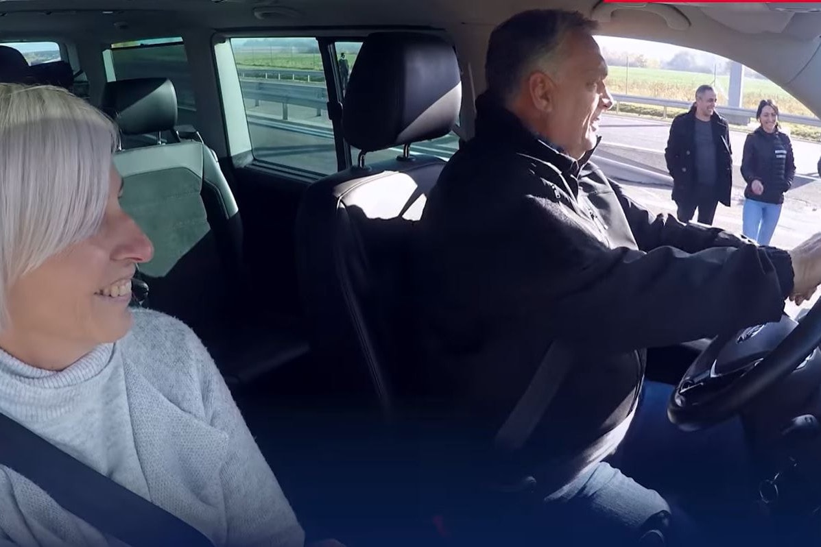 Orbán Viktor is letesztelte az M30-as gyorsforgalmi utat