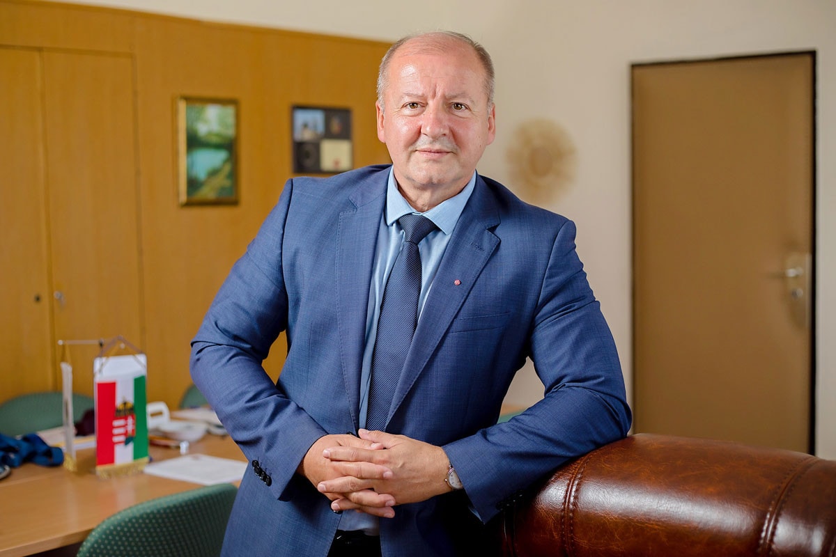 Jövőnk megóvása a választás igazi tétje
