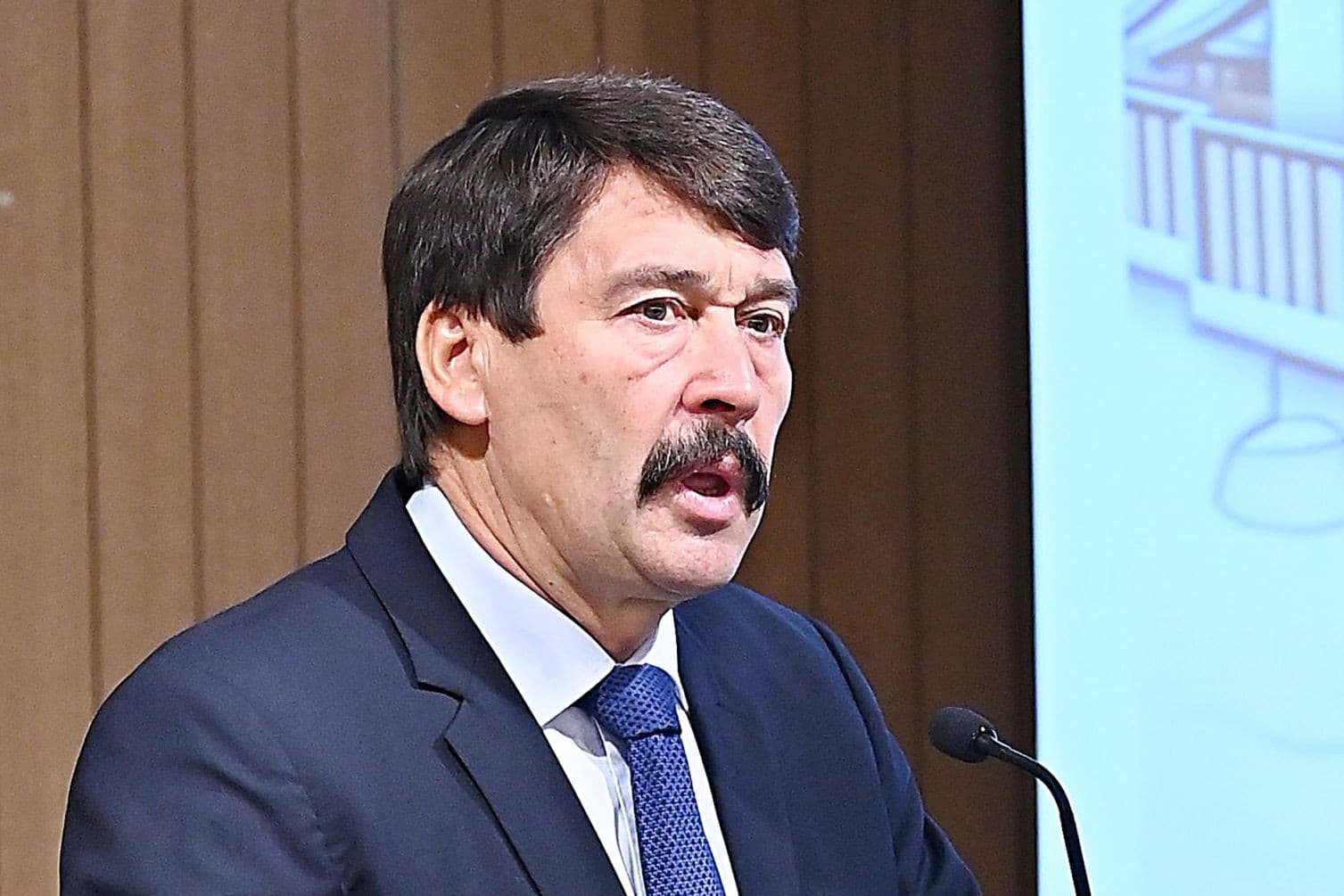 A Kalmopyrintől a Cavintonig