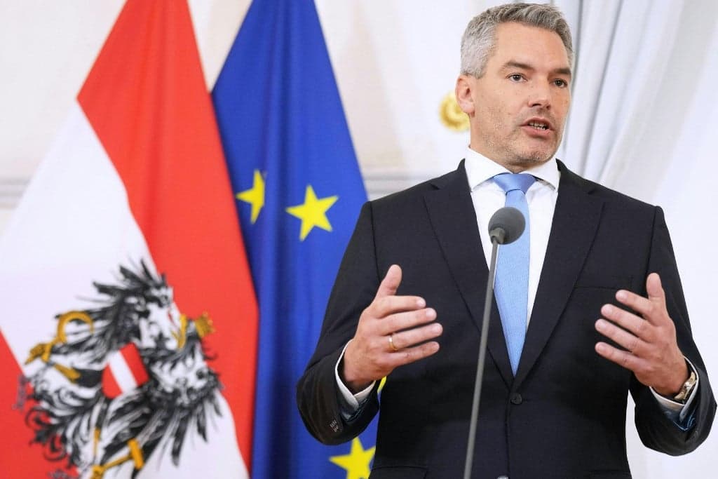 Beiktatták hivatalába az új osztrák kancellárt