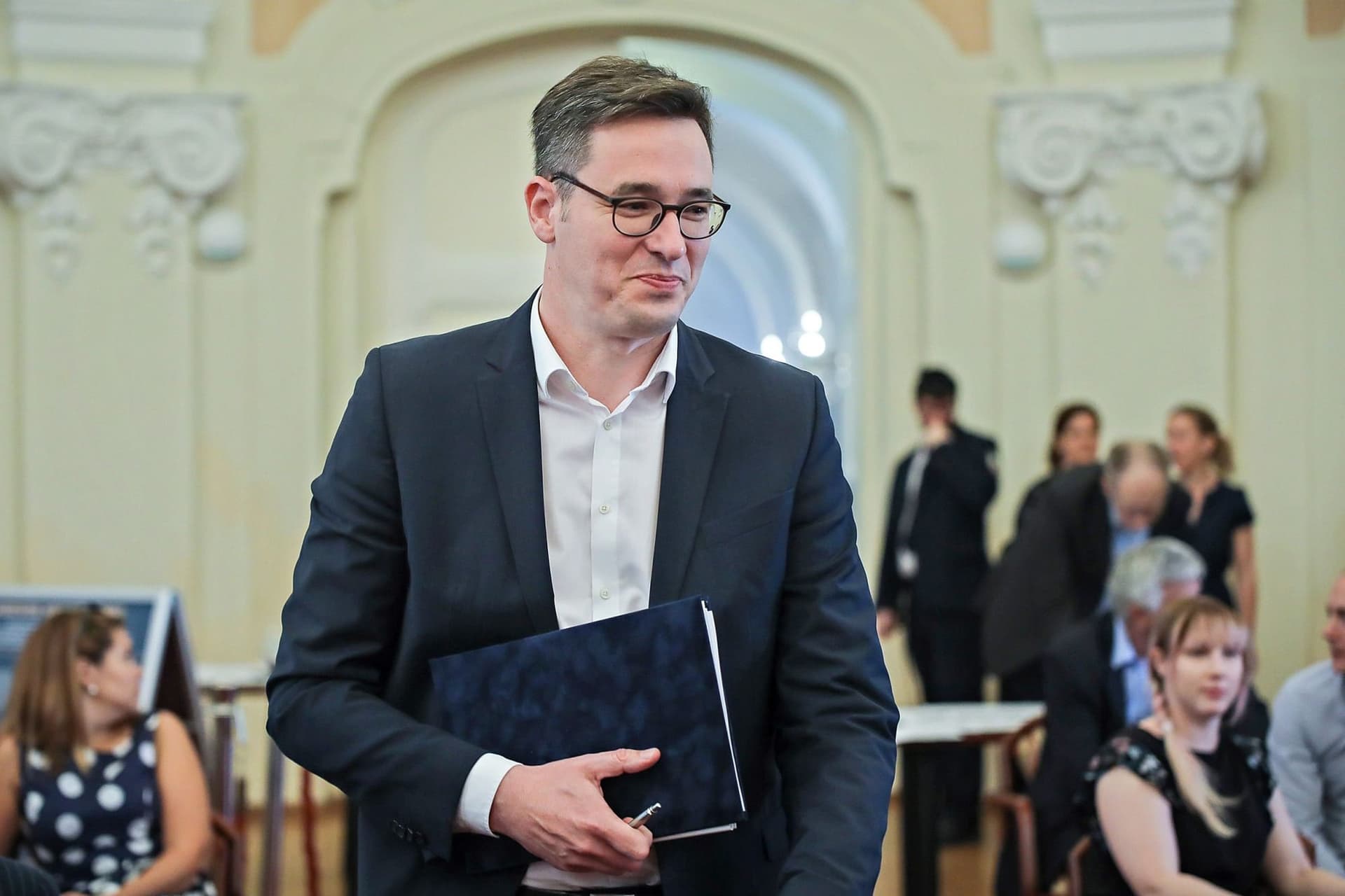 A Városháza kulcsát elvették Karácsonytól