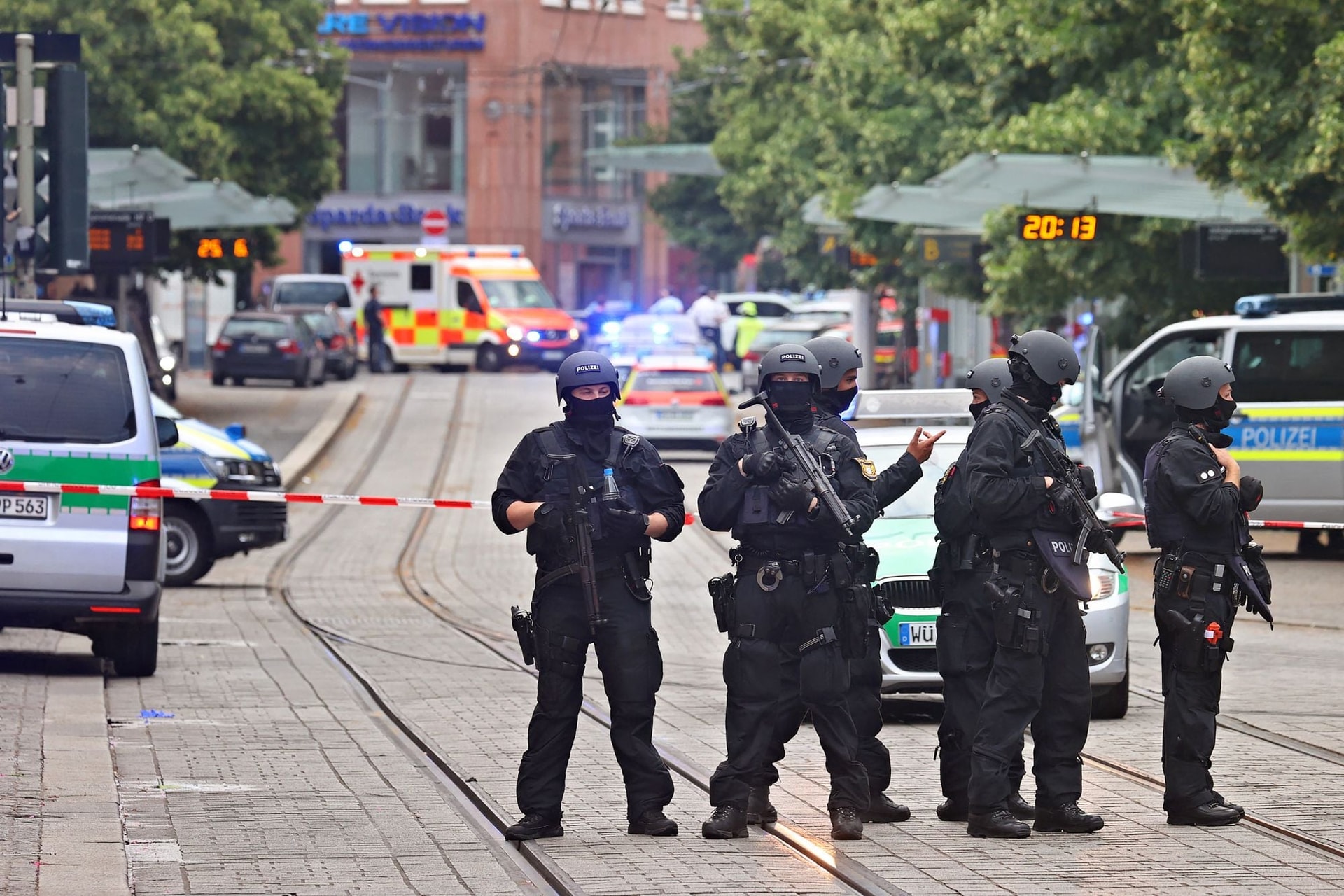 A bombákat késekre cserélték az iszlamisták