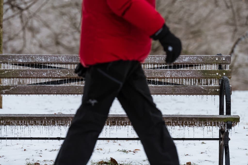 Harmadfokú riasztásokat is kiadtak az ónos eső veszélye miatt