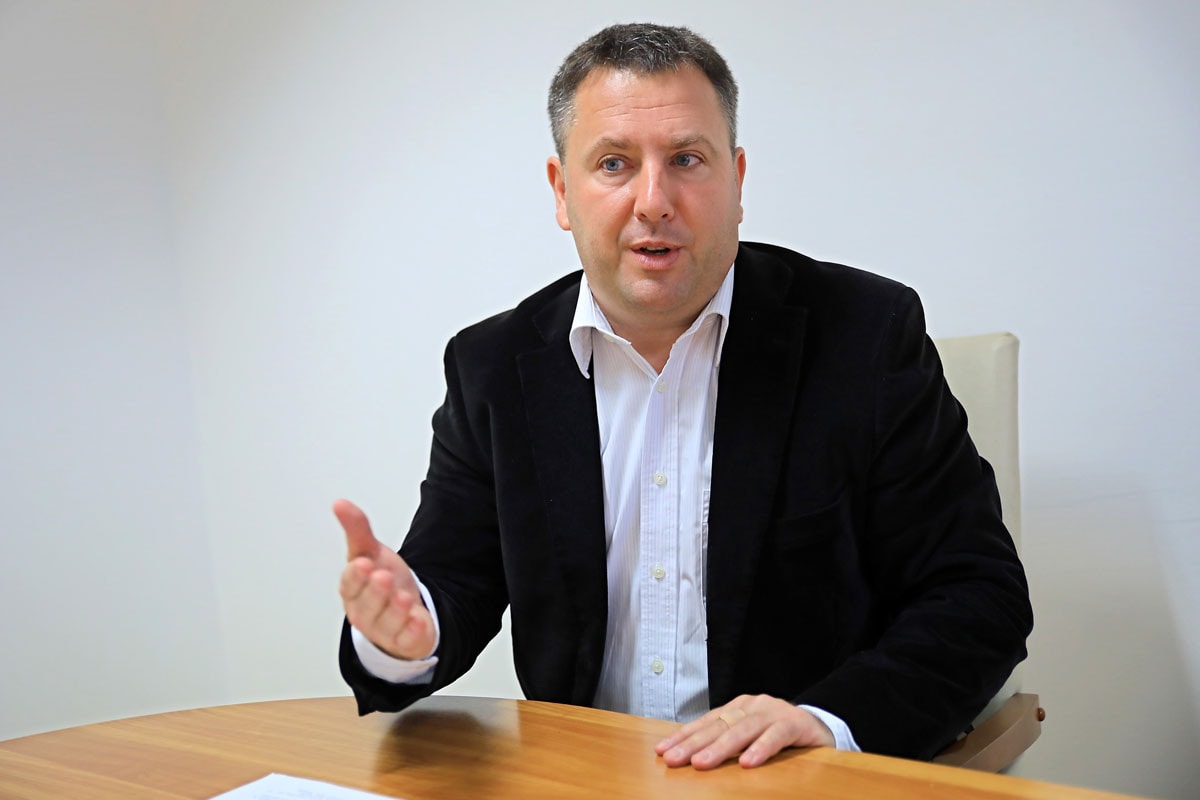 Védi a baloldal a mutyimestert