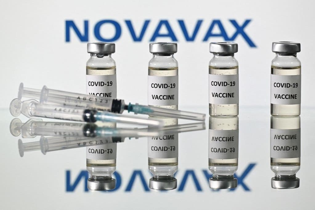 Engedélyezte a Novavax vakcinájának uniós forgalmazását az Európai Bizottság