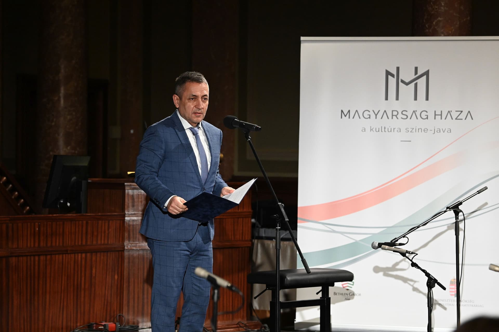 Tízen részesültek Magyarság Háza-díjban