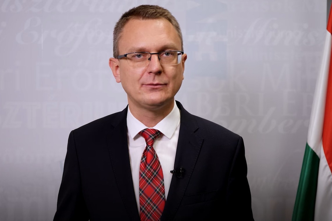 Rétvári: A kormány megbecsüli a szociális dolgozókat