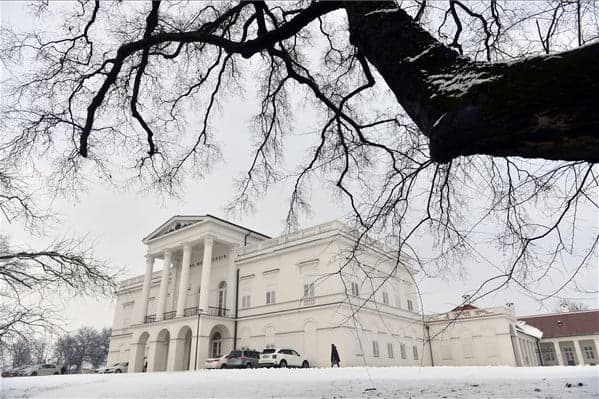 Visszanyeri régi szépségét 18 kastély és 12 vár