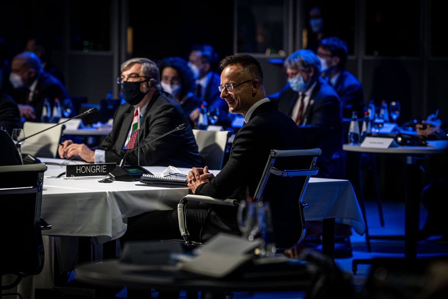 „Nekünk mindig az a jobb, ha Nyugat és Kelet között értelmes párbeszéd zajlik”
