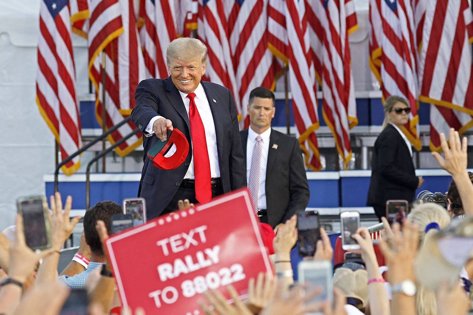 Trump domináns helyzetben van