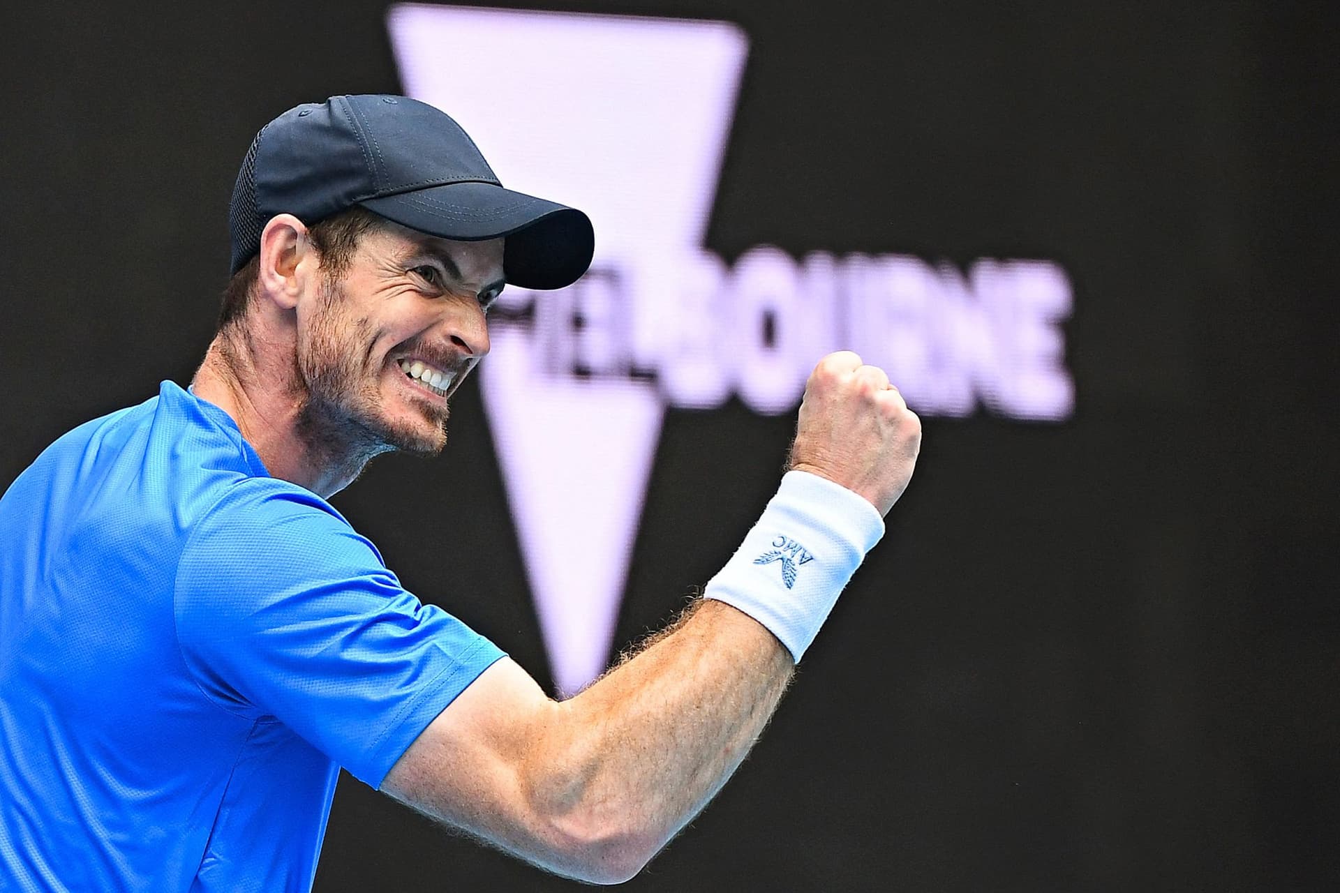 Murray csaknem hatórás csatában, hajnali négykor jutott tovább
