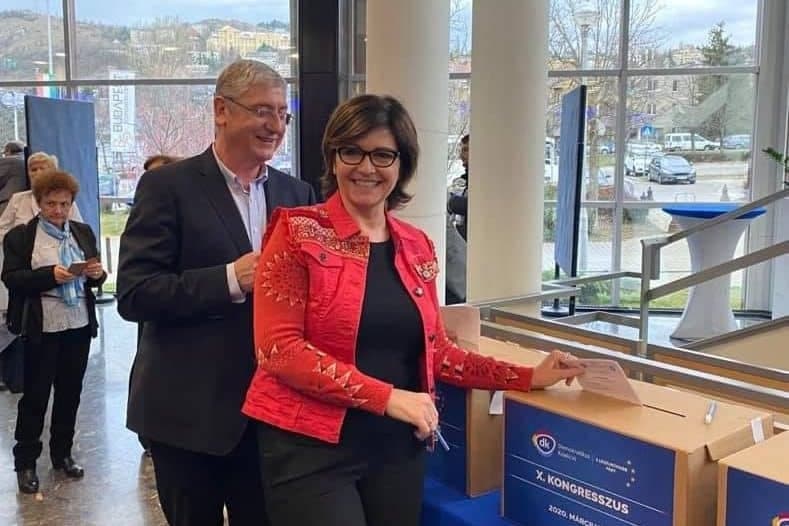 „Független-objektív” pártkatonák a baloldalon