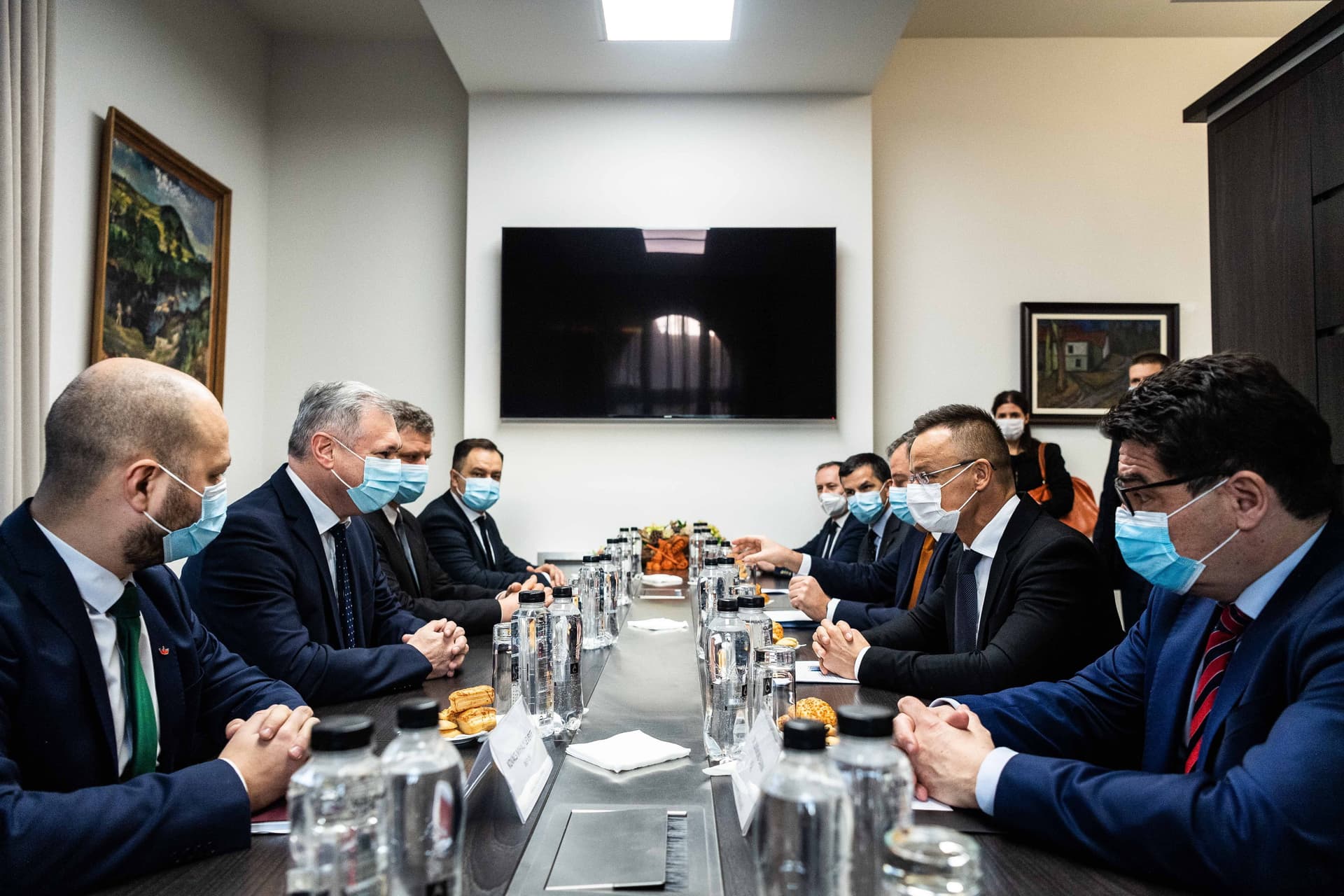 Szijjártó: Folytatódni fog a határon túli magyar közösségek támogatása