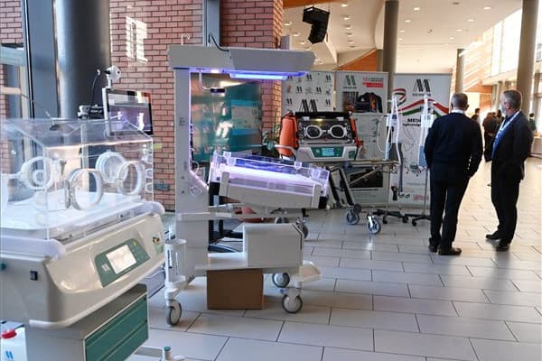 Csalás: újabb 17 embert fogtak el az orvosi segédeszközökkel kapcsolatos ügyben