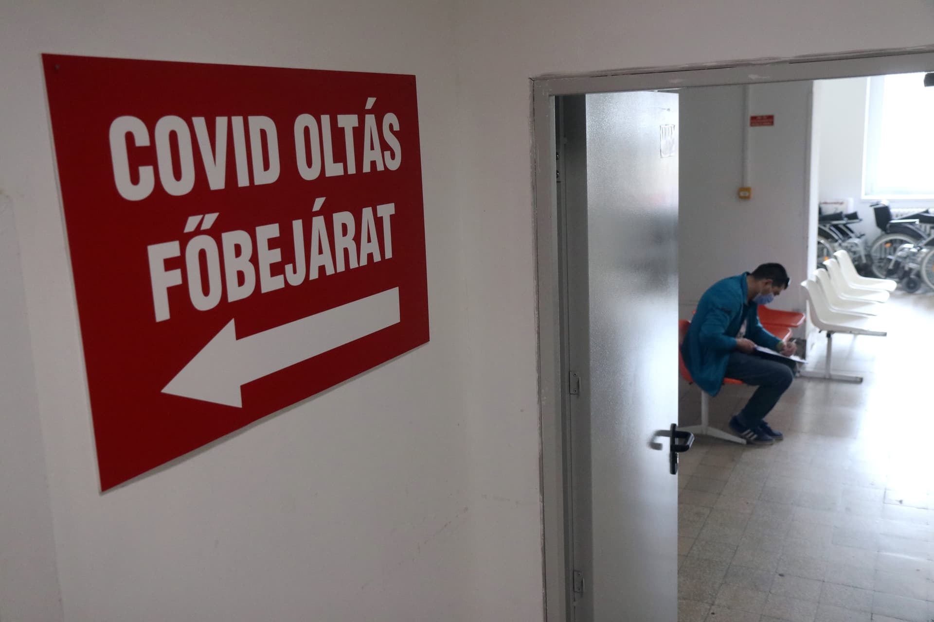 Tovább fertőz a koronavírus