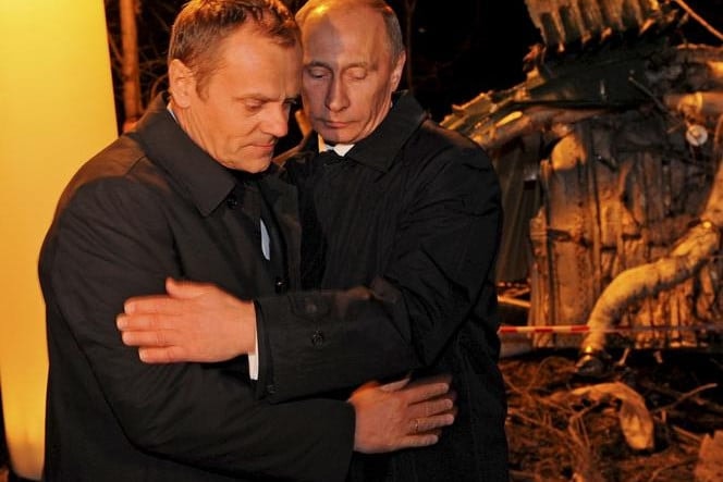 Álságos Tusk Putyin-kritikája