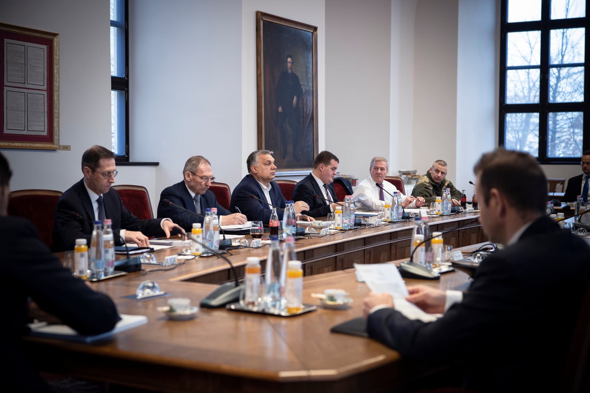 Orbán Viktor: Magyarország nem szállít fegyvereket