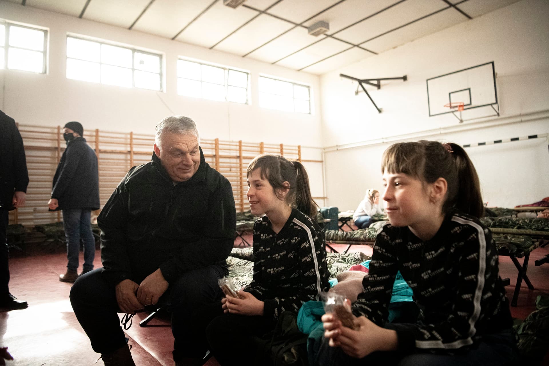 Orbán Viktor: Minden bajbajutott számíthat Magyarországra