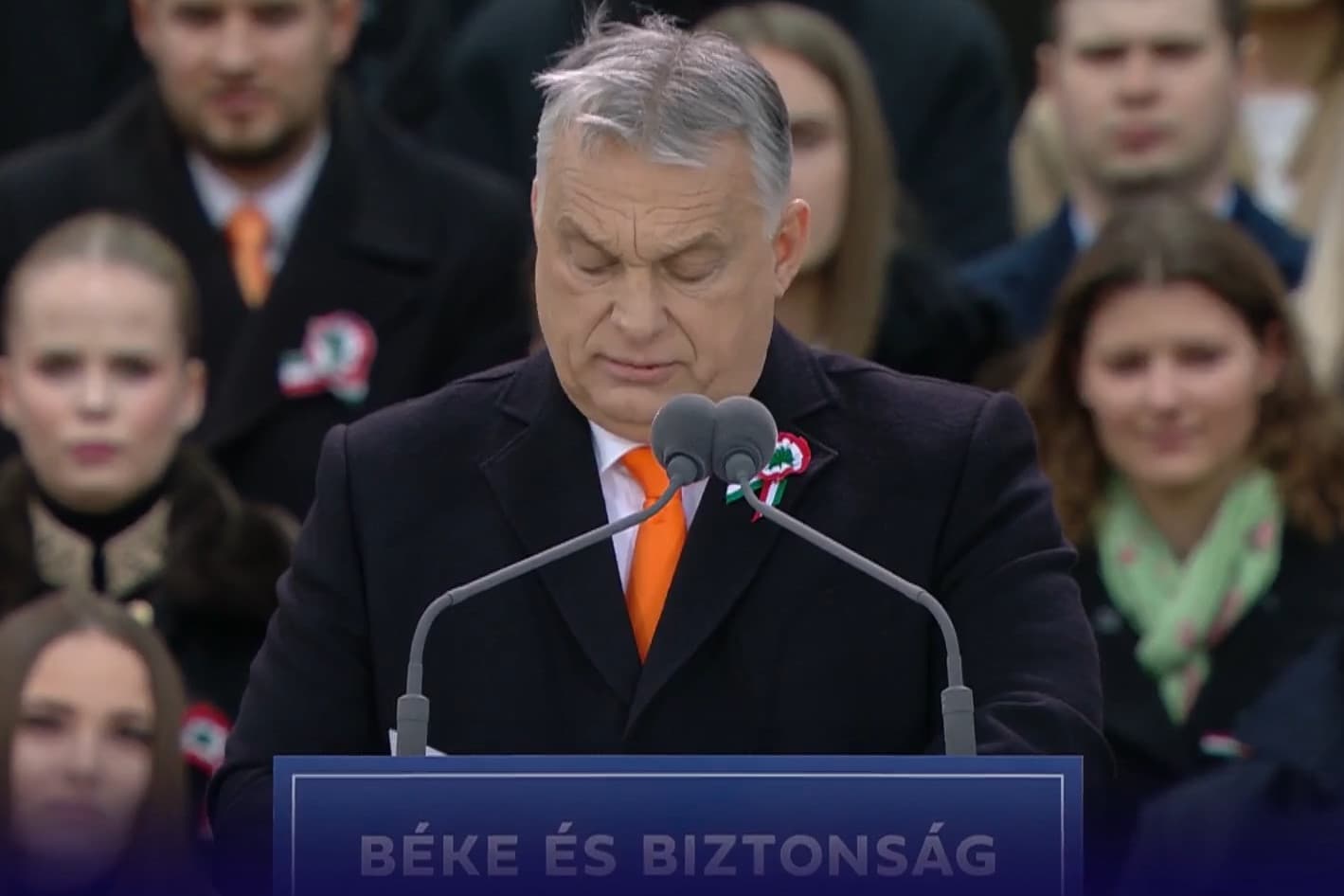 Orbán: Gyenge nép nem kap békét