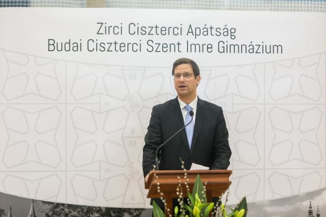 „Az állam kötelessége a következő nemzedékeket nevelő intézmények támogatása”