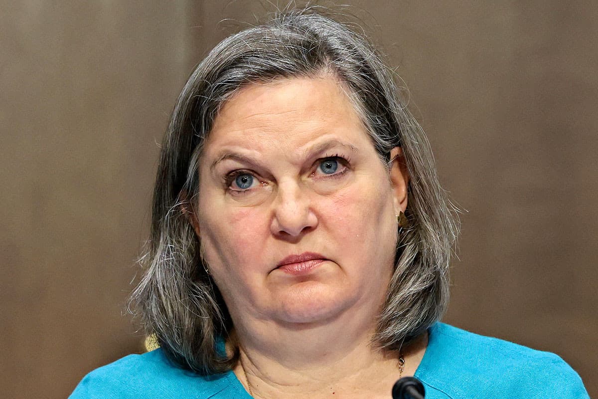 Feszültséget okozott a lengyel terv a vadászgépekről, Nuland pedig elismerte a biológiai kísérleteket
