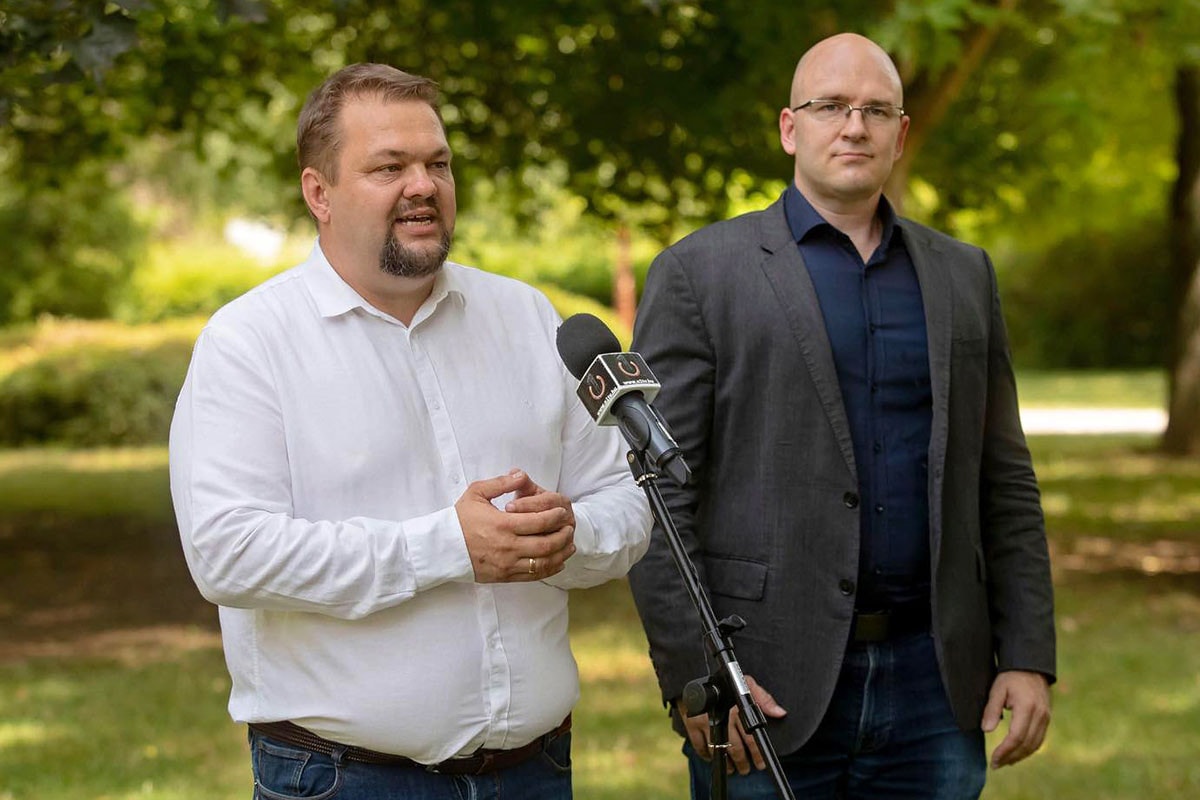 Z. Kárpát karlendítése nem egyedi jelenség