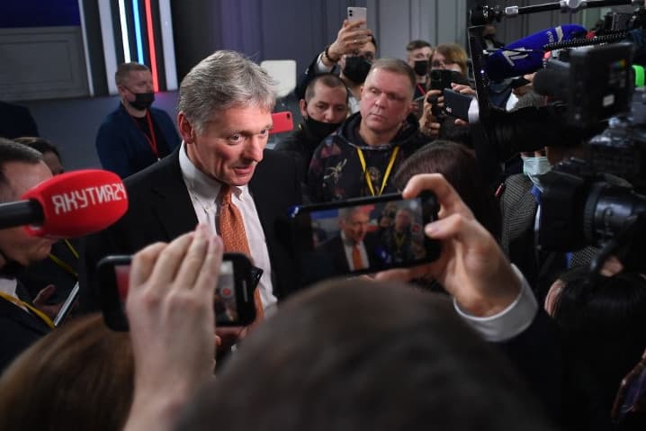 Putyin szóvivője szerint nemsokára vége lehet a háborúnak
