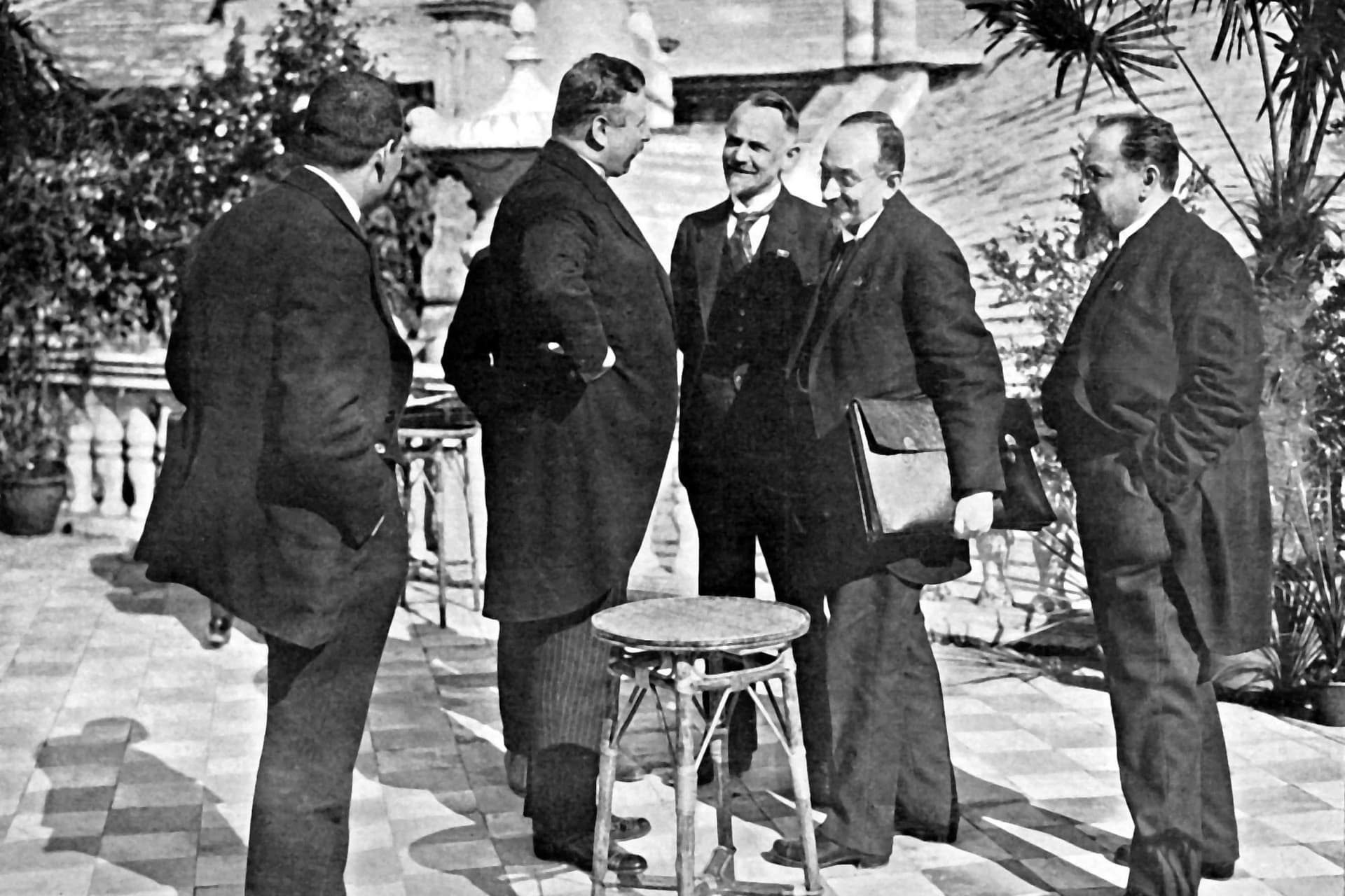 Rés a versailles-i békerendszer falán