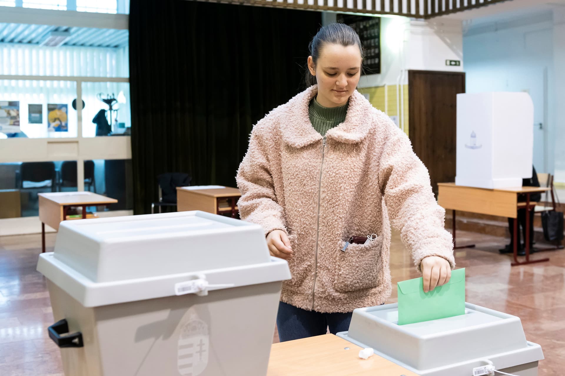 Több mint 231 ezren először élhetnek választójogukkal