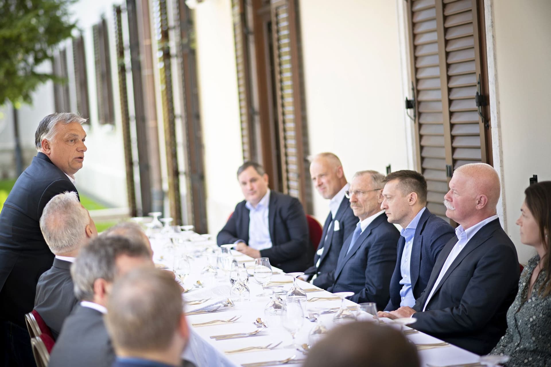 Meghívás a leendő minisztereknek – Új arcokkal bővül a kormány