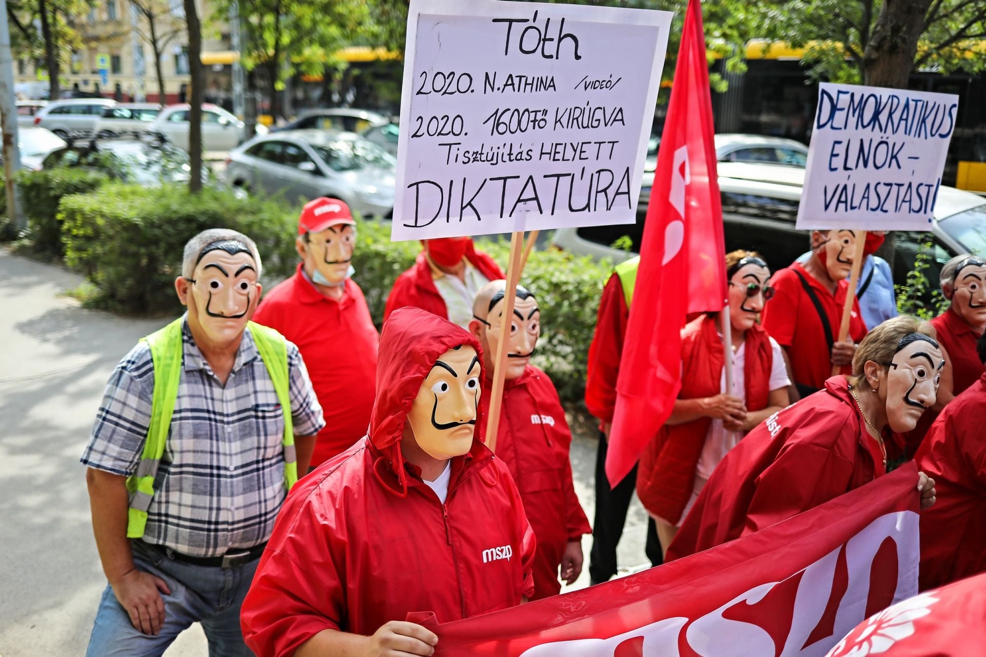 Öt alapszervezet dobta be a törülközőt egy hét alatt az MSZP-ben