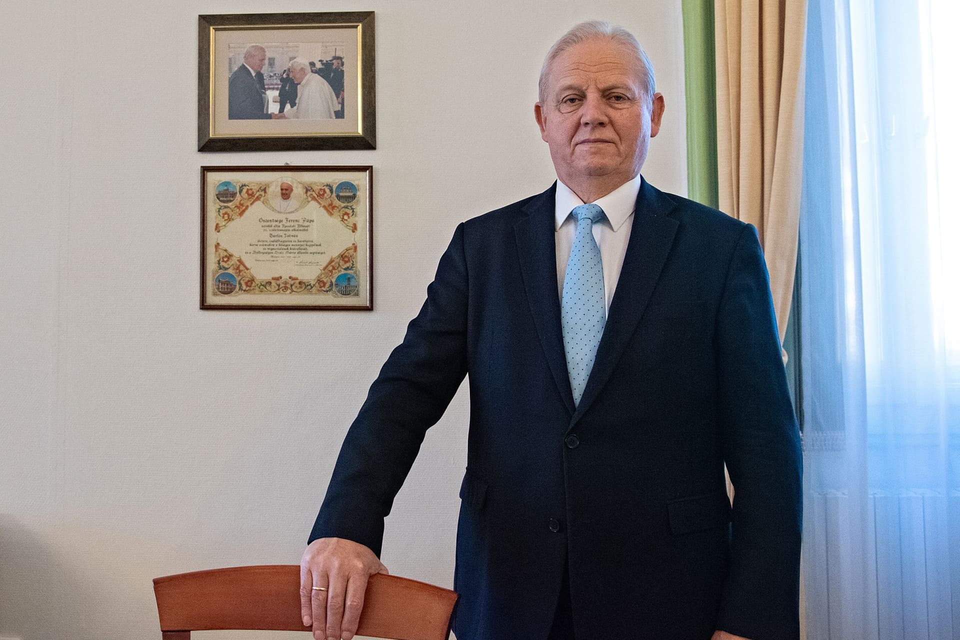 A főváros jelenleg leginkább az ellenzéki média jóindulatából él