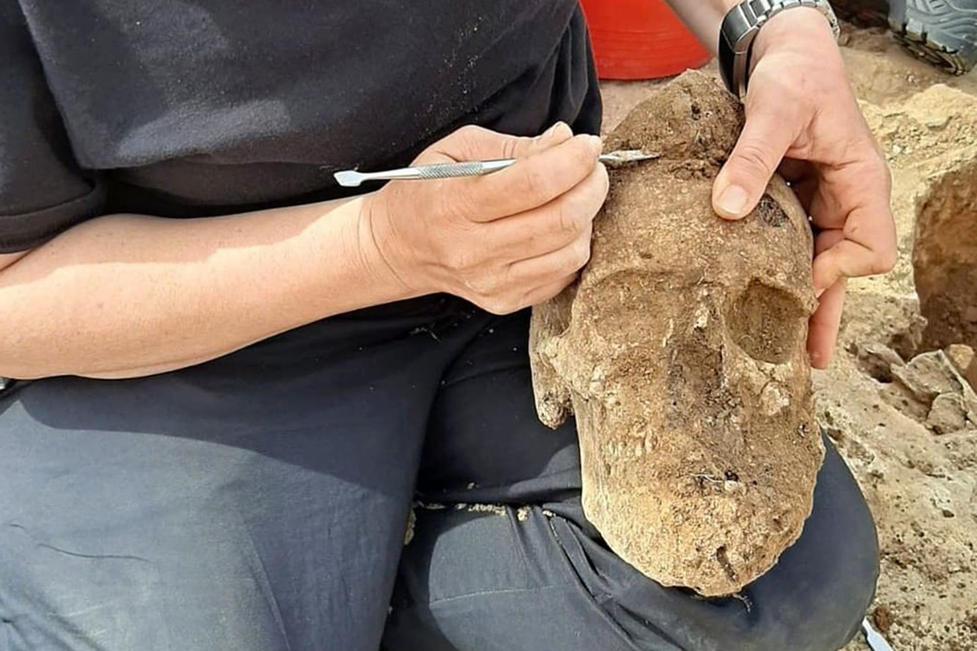 Több mint háromezer éves óriásszobrokat találtak Szardínián, a Mont’e Prama ásatási területen
