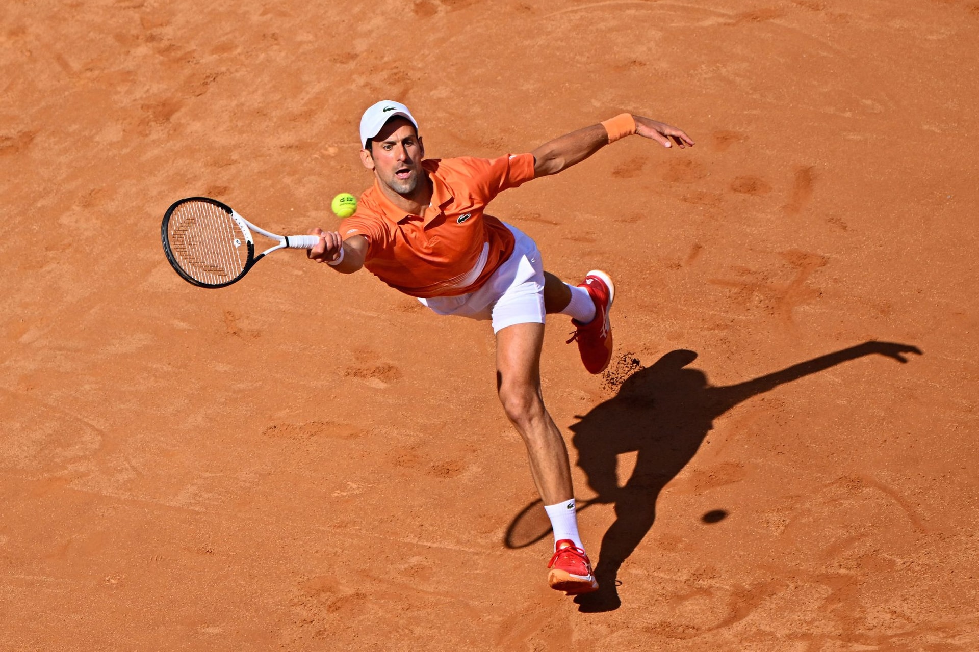 Indulhat a US Openen az oltásellenes Novak Djokovics