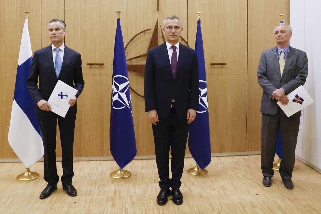 Finnország és Svédország benyújtotta hivatalos csatlakozási kérelmét a NATO-hoz