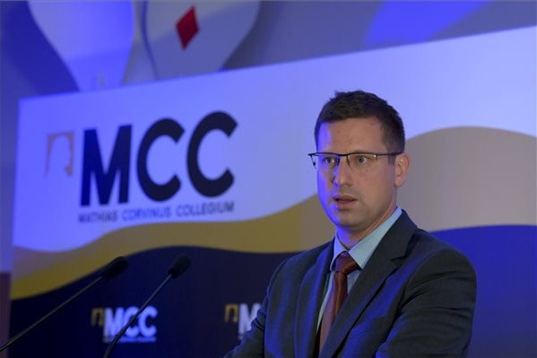 Az MCC a nemzetben és közösségben gondolkodó tehetségeket köti össze