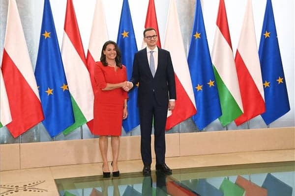 „Nem hagyjuk, hogy bárki éket verjen közénk”