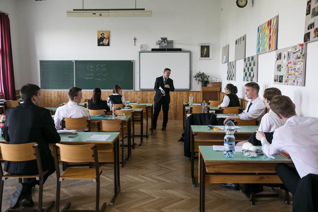Hétfőig lehet jelentkezni a középfokú felvételi központi írásbeli vizsgáira