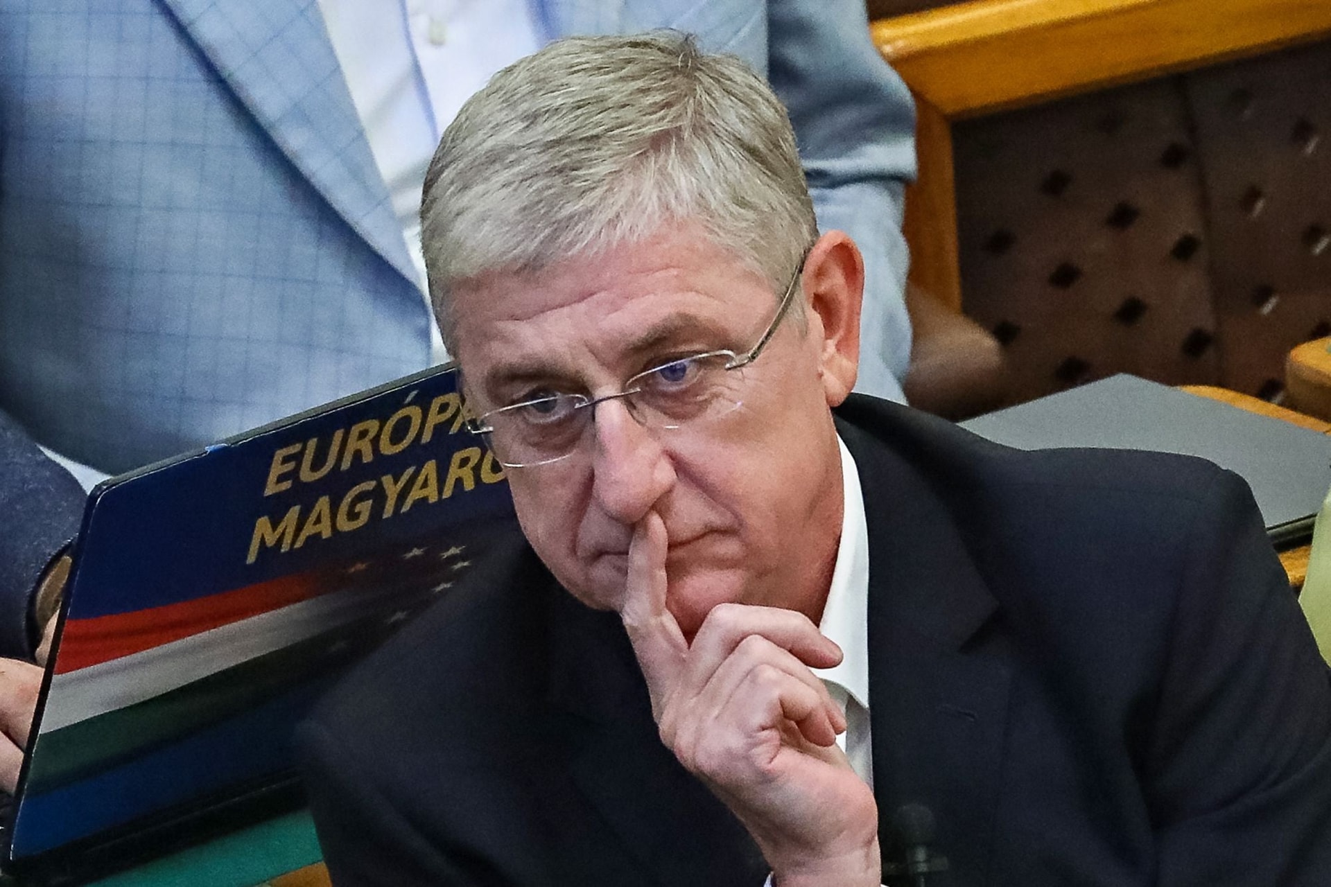 Fidesz: A dollárbaloldal továbbra is a szankciók pártján