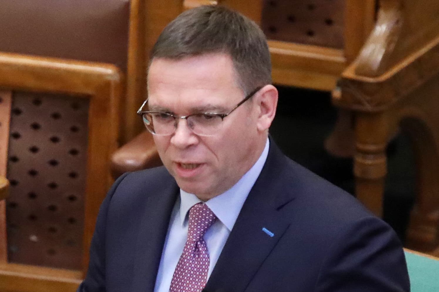 Fürjes Balázs javaslatára Wladár Sándor váltja őt a Nemzetközi Úszó Szövetség vezetésében