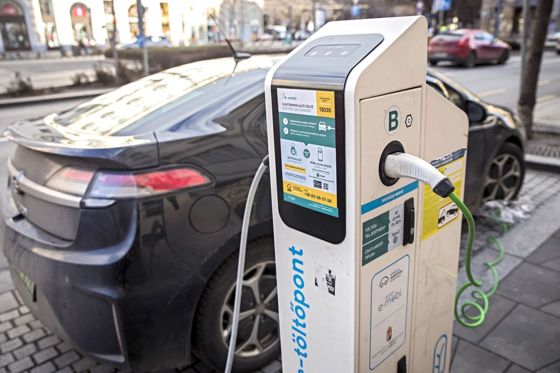 Jelentősen nőtt az elektromos töltőállomások száma