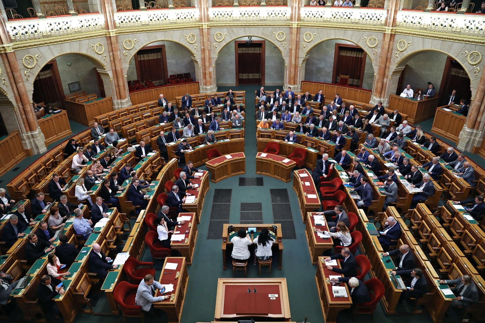Valamennyi esküt tett képviselő leadta a vagyonnyilatkozatát