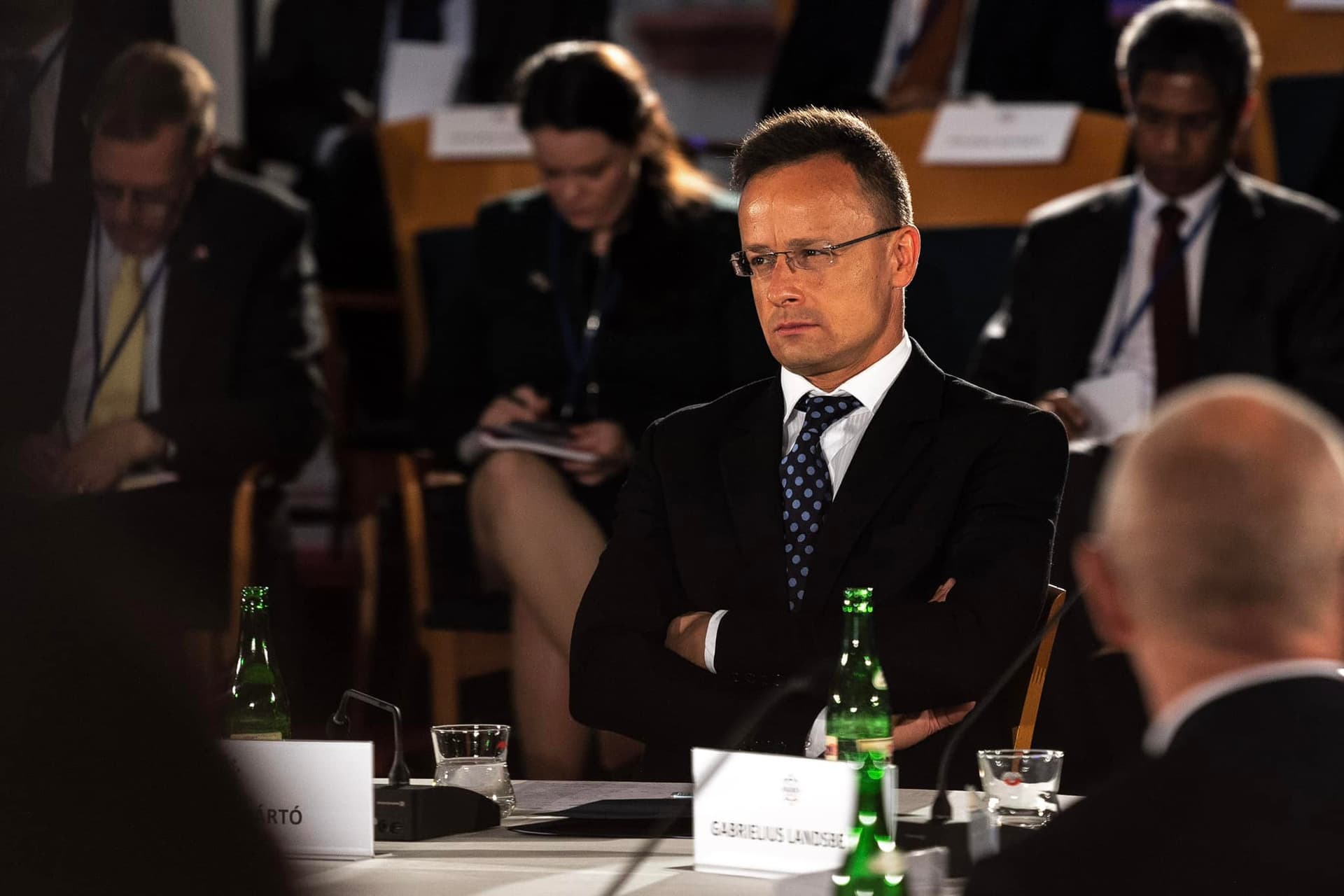 „Globális Kelet-Nyugat együttműködésre van szükség”