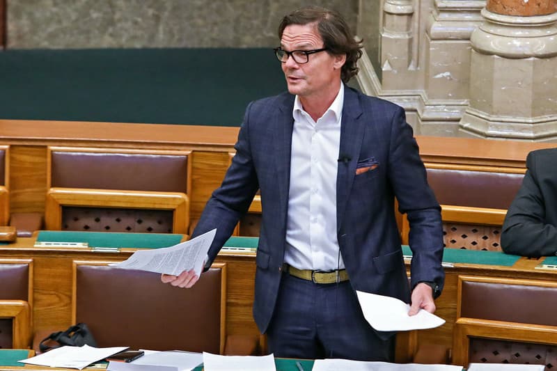 Elsöprő többséggel mondott nemet a parlament a globális minimumadóra