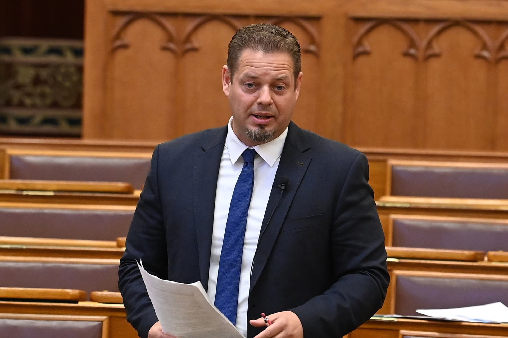 Egymásnak esett a DK és az LMP az Országgyűlésben