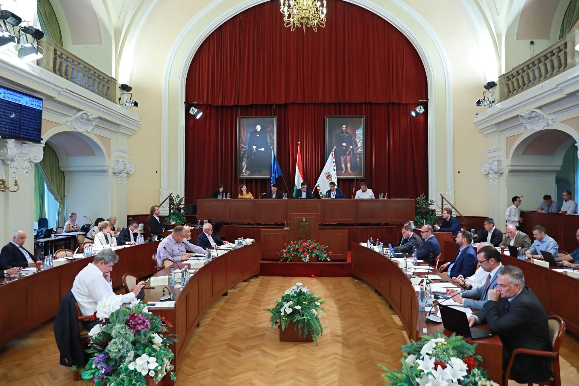 Gyurcsány mégis betolta Bősz Anettet Karácsony mellé